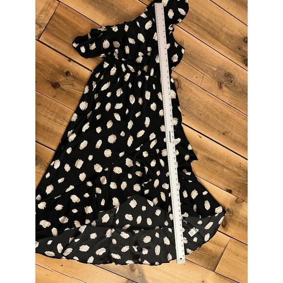 Vine & Love Women's off the shoulder layered dress. Black/white/tan. Size Small - Picture 8 of 9